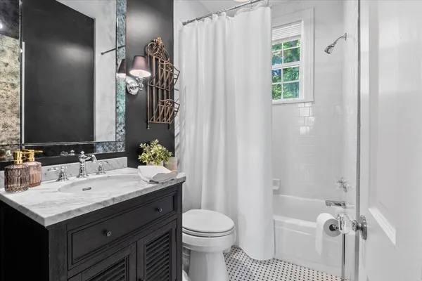 $1,999,000 | 5400 Hillsboro Pike, Nashville, TN 37215