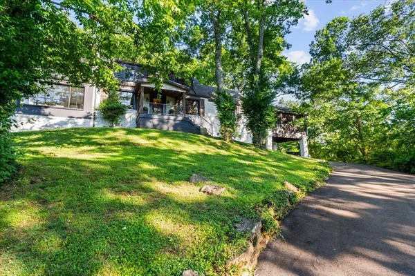 $1,999,000 | 5400 Hillsboro Pike, Nashville, TN 37215