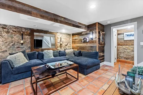 $1,999,000 | 5400 Hillsboro Pike, Nashville, TN 37215