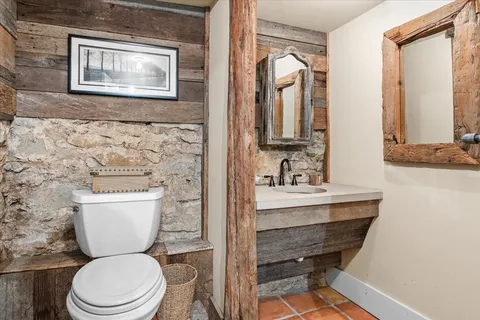 $1,999,000 | 5400 Hillsboro Pike, Nashville, TN 37215