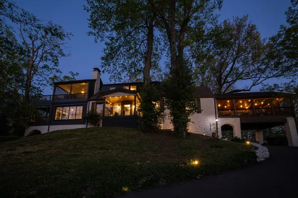 $1,999,000 | 5400 Hillsboro Pike, Nashville, TN 37215