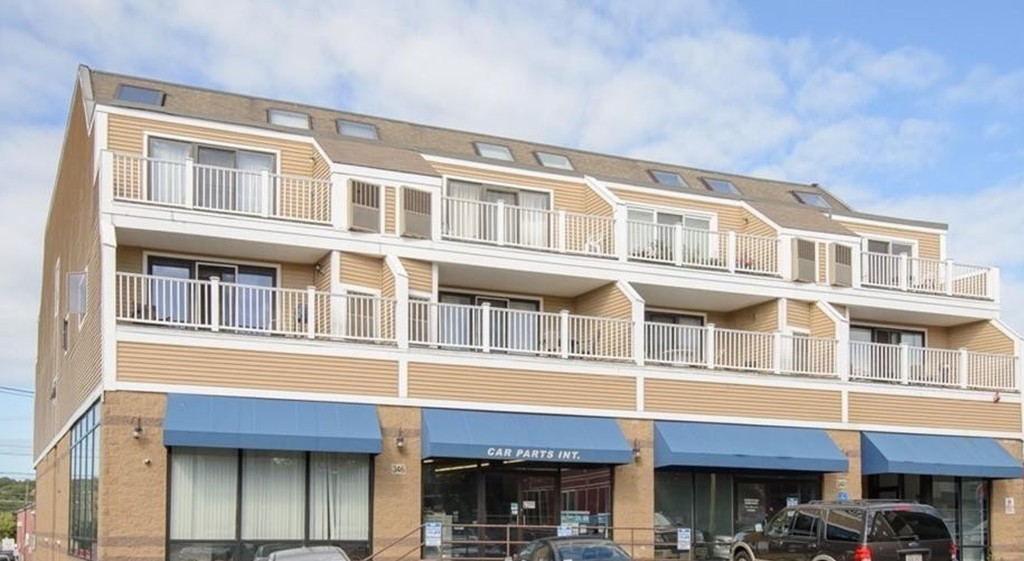 348 Rantoul Street, Unit 301 Beverly, MA 01915 - Photo 1 of 18 Gallery Image 1