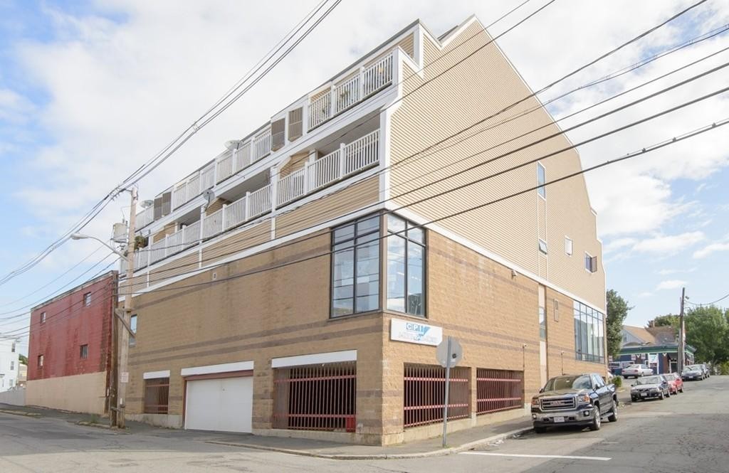 348 Rantoul Street, Unit 301 Beverly, MA 01915 - Photo 17 of 18 Gallery Image 17