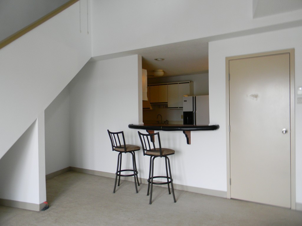 348 Rantoul Street, Unit 301 Beverly, MA 01915 - Photo 6 of 18 Gallery Image 6