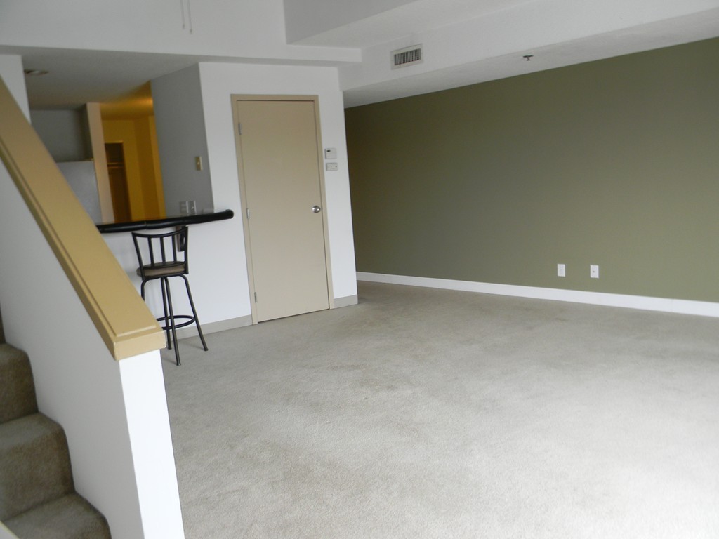 348 Rantoul Street, Unit 301 Beverly, MA 01915 - Photo 8 of 18 Gallery Image 8