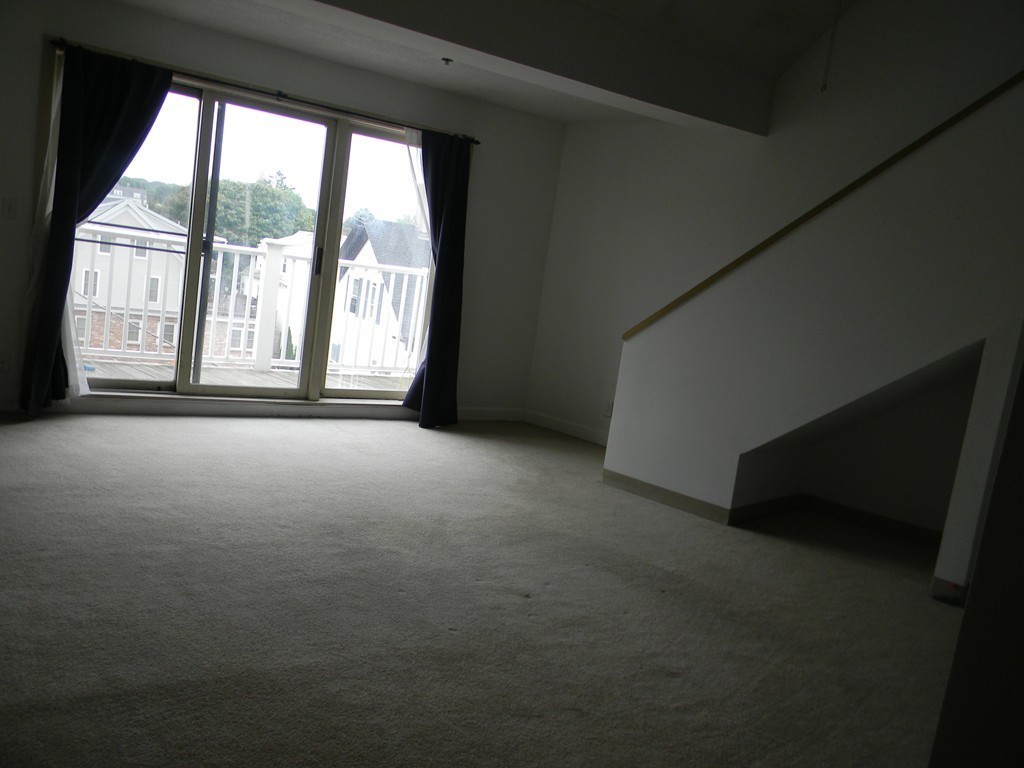 348 Rantoul Street, Unit 301 Beverly, MA 01915 - Photo 10 of 18 Gallery Image 10