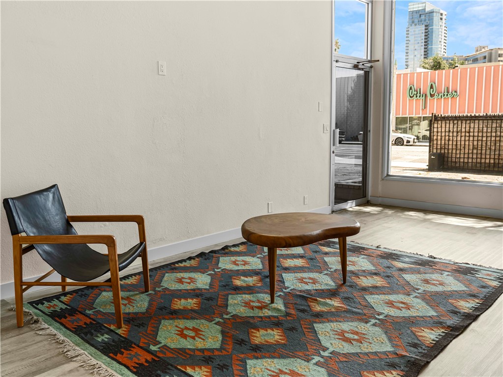 555 East 3rd Street Long Beach, CA 90802 - Photo 8 of 19 a room with furniture and a window