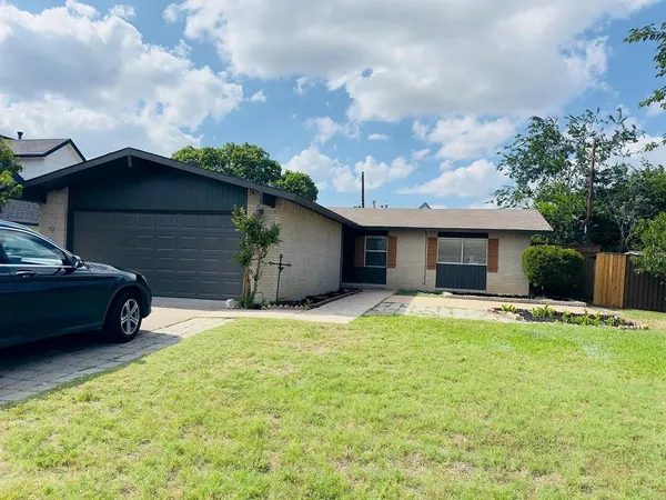 $2,600 | 902 Greenbriar Lane, Richardson, TX 75080