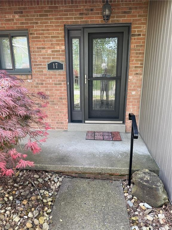17 Cambria Point Street Pittsburgh, PA 15209 - Photo 3 of 32