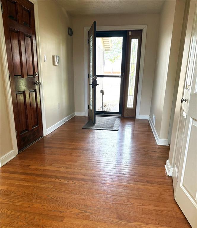 17 Cambria Point Street Pittsburgh, PA 15209 - Photo 4 of 32