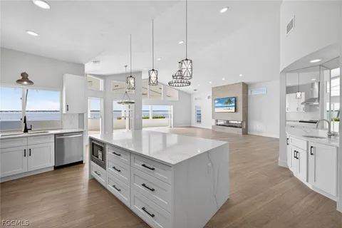 $2,900,000 | 3776 Harold Avenue, Fort Myers, FL 33901