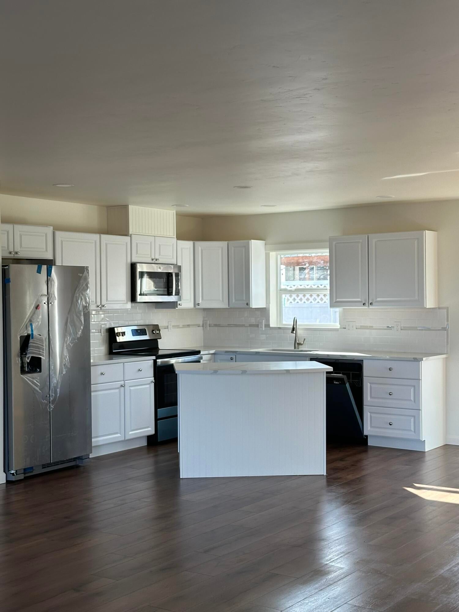 655 Scenic Loop Culver, OR 97734 - Photo 9 of 31 Kitchen