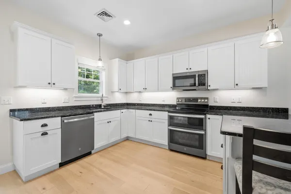 $549,000 | 11 Kings Pine Lane, Unit 127, Arundel, ME 04046