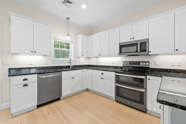 $549,000 | 11 Kings Pine Lane, Unit 127, Arundel, ME 04046