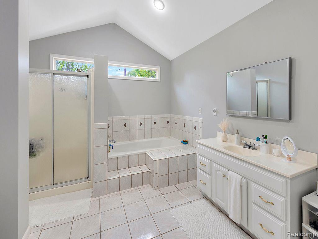 21222 Meridian Road Grosse Ile, MI 48138 - Photo 24 of 33 Gallery Image 24