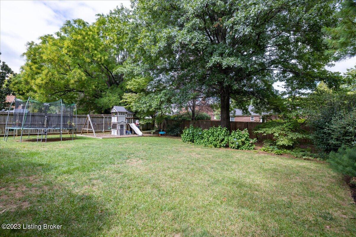 5911 Apache Road Louisville, KY 40207 - Photo 5 of 57 5911 Apache Rd