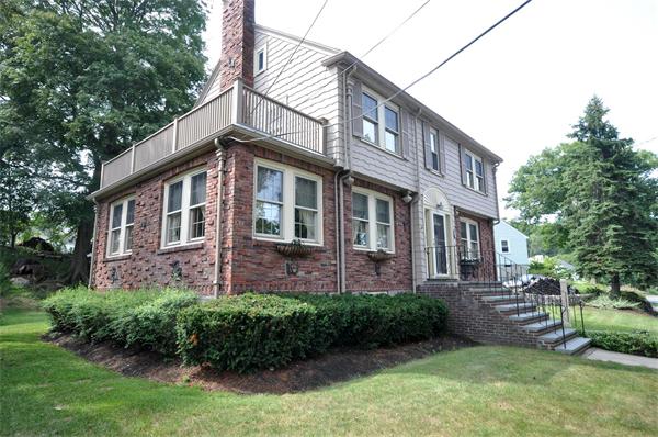 108 Cutter Hill Road Arlington, MA 02474 - Photo 3 of 26