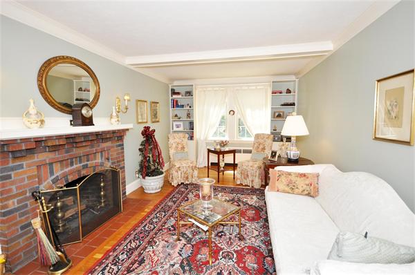 108 Cutter Hill Road Arlington, MA 02474 - Photo 5 of 26