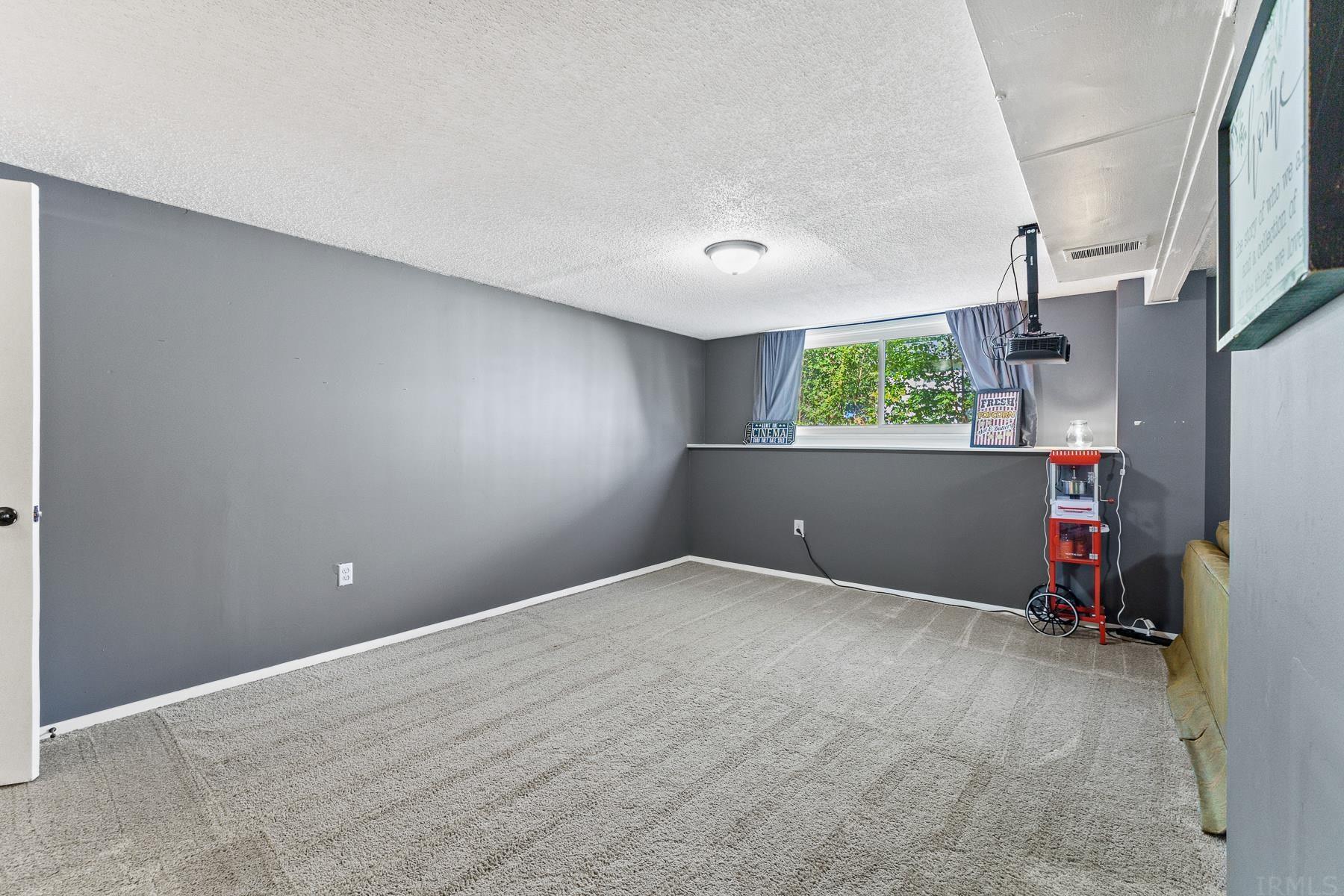 1526 Tulip Tree Road Fort Wayne, IN 46825 - Photo 23 of 34 Gallery Image 23