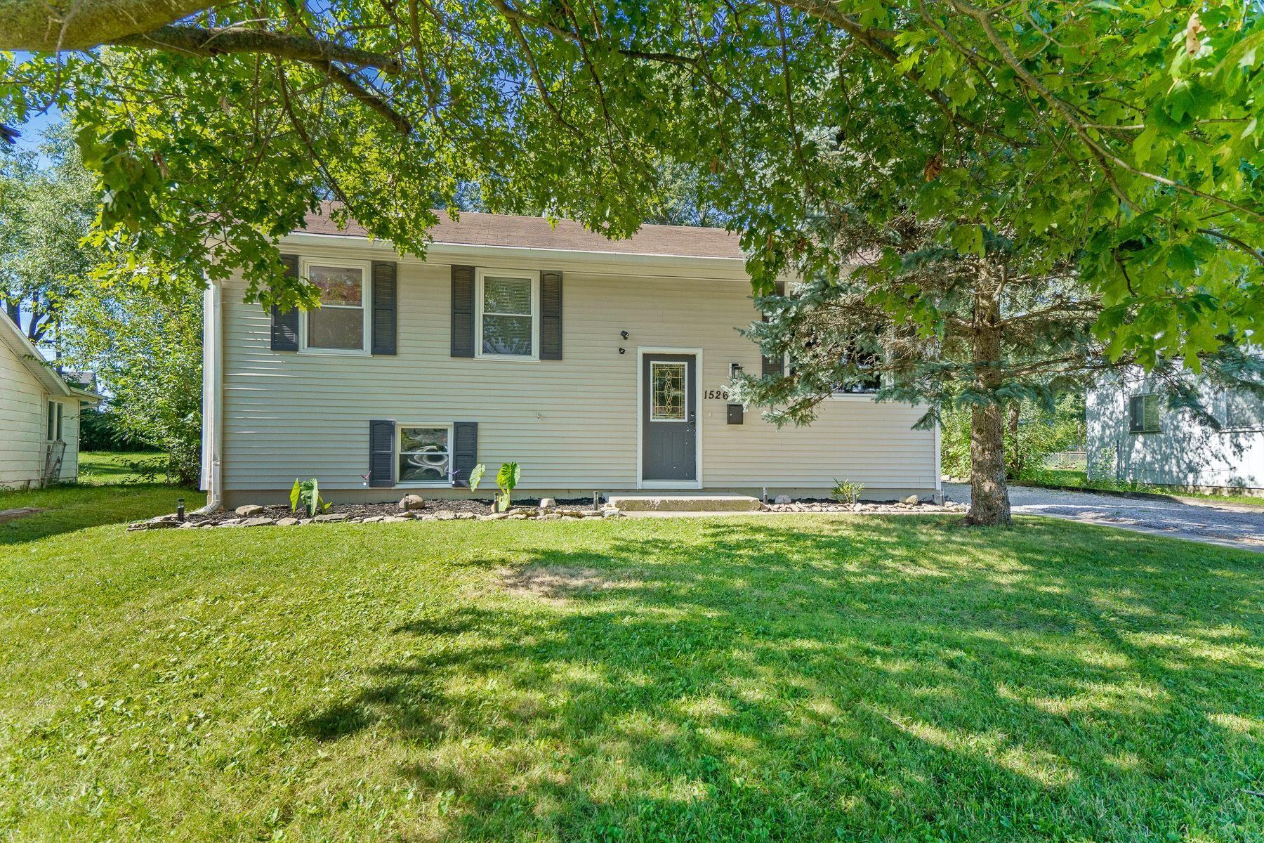 1526 Tulip Tree Road Fort Wayne, IN 46825 - Photo 3 of 34 Gallery Image 3