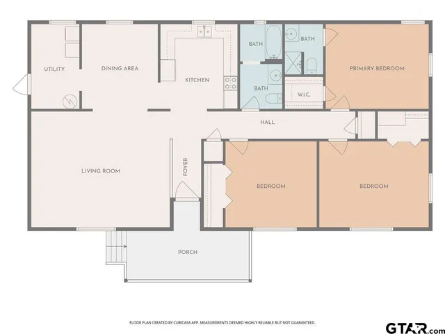 a view of a house with backyard and garden