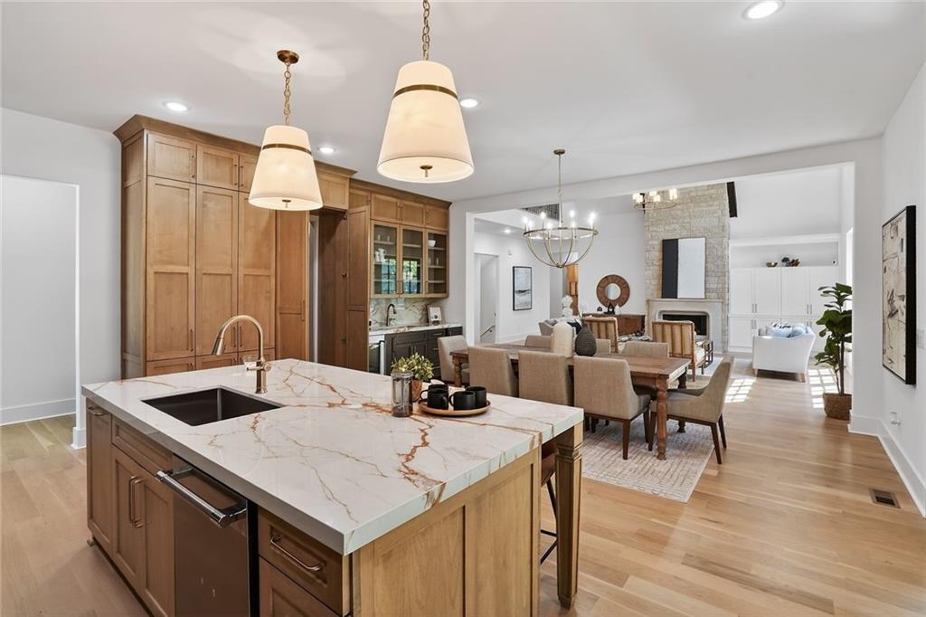 180 Thompson Place Roswell, GA 30075 - Photo 15 of 76