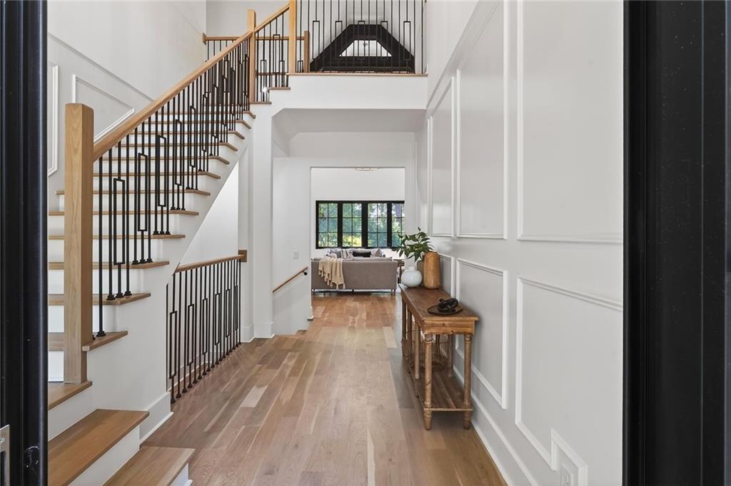 180 Thompson Place Roswell, GA 30075 - Photo 2 of 76