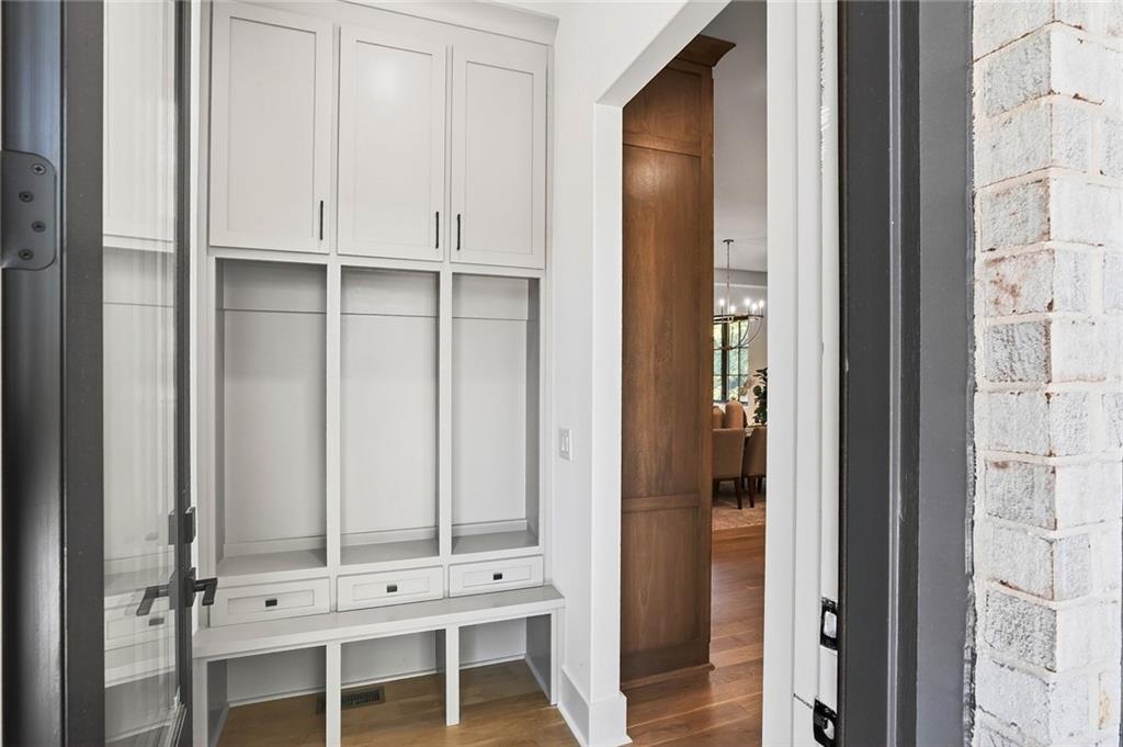 180 Thompson Place Roswell, GA 30075 - Photo 24 of 76