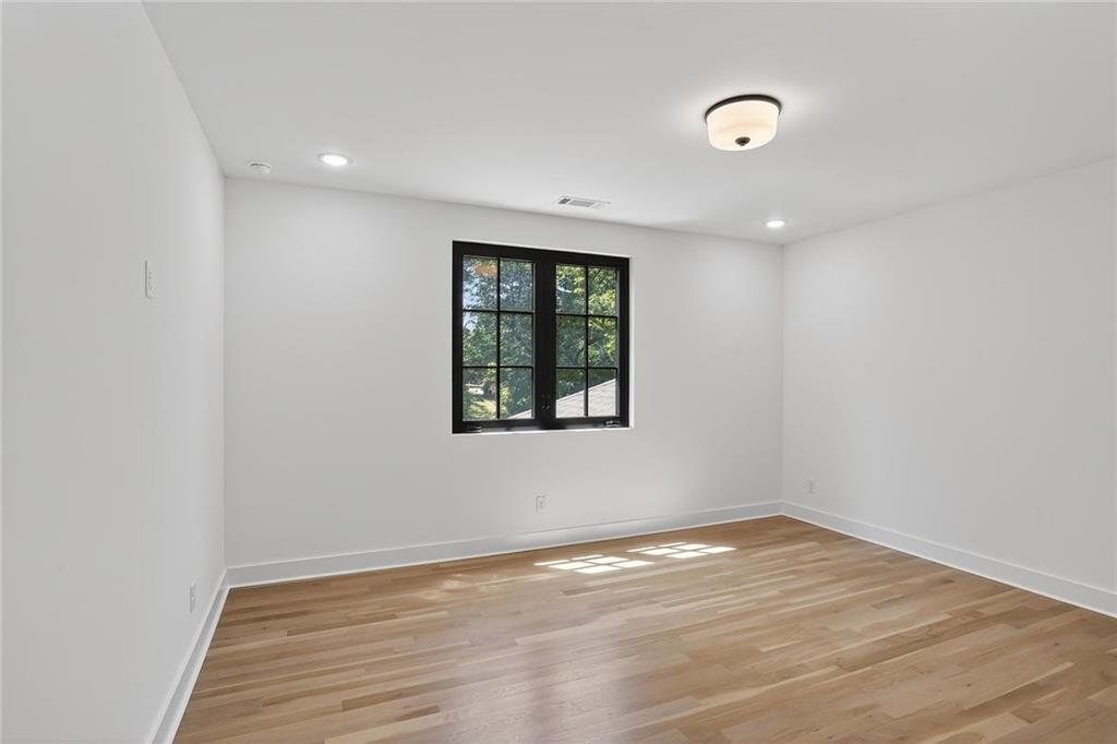 180 Thompson Place Roswell, GA 30075 - Photo 54 of 76