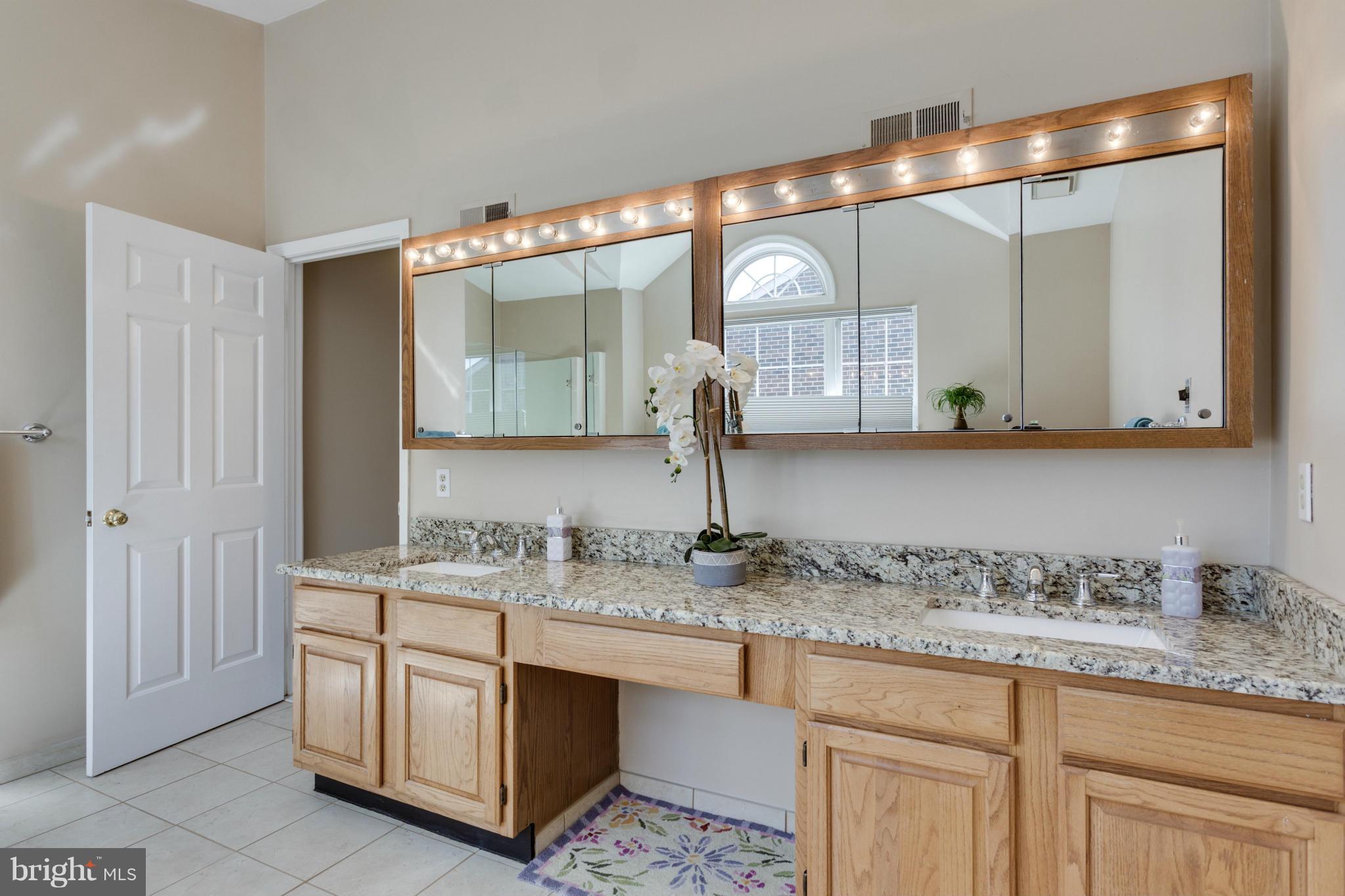 3084 South Glebe Road Arlington, VA 22206 - Photo 17 of 30 Bath (Master)