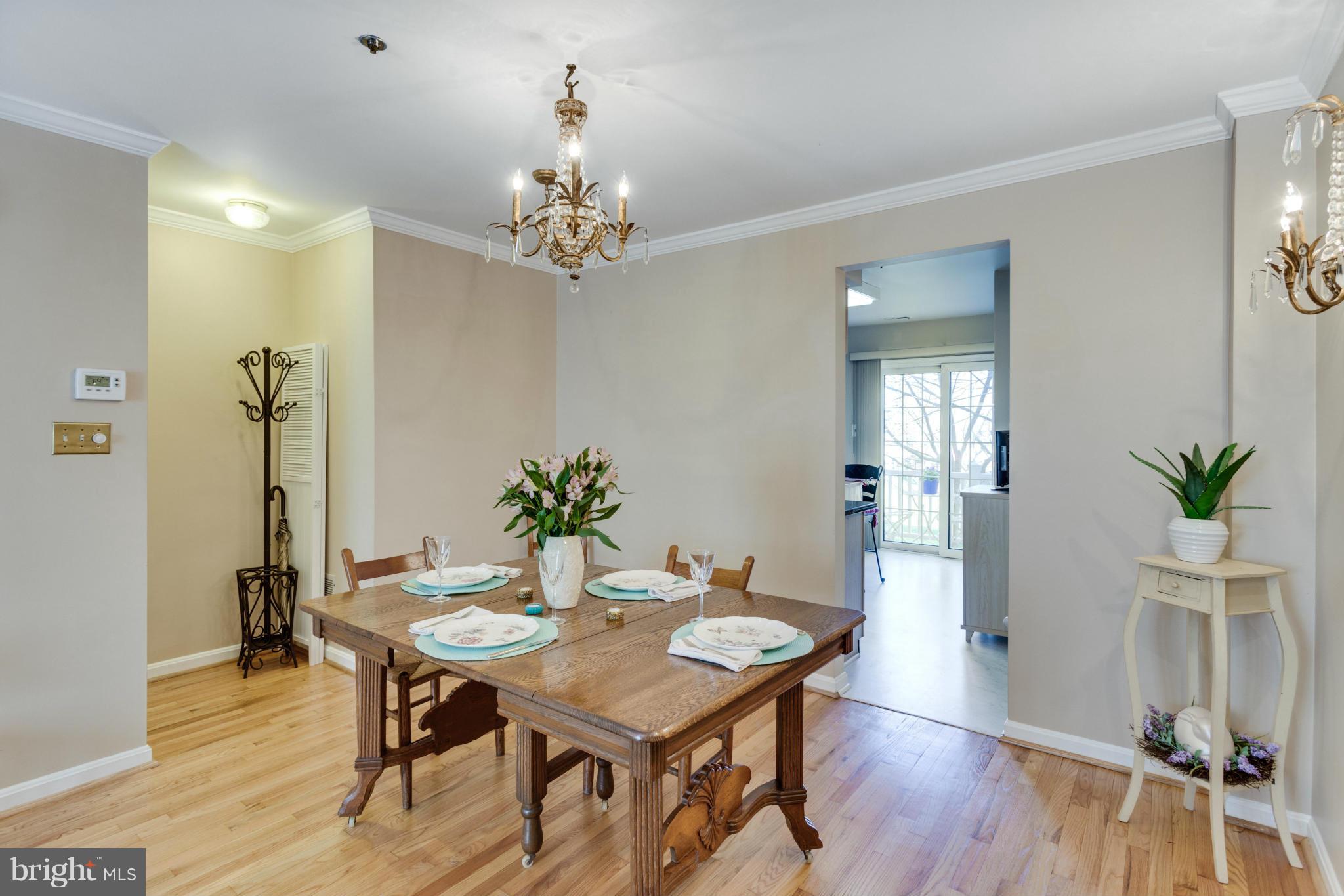 3084 South Glebe Road Arlington, VA 22206 - Photo 7 of 30 Dining Room