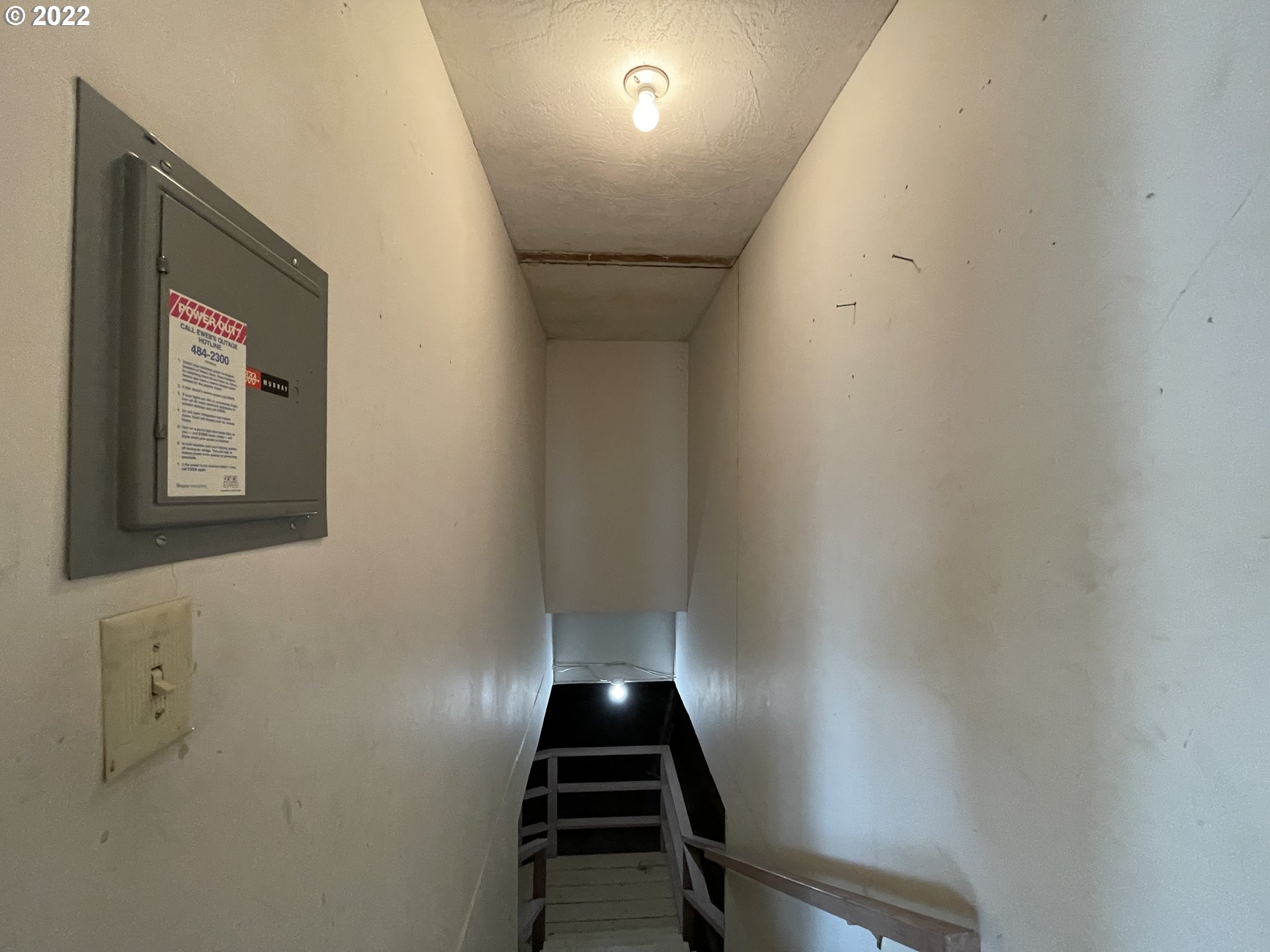 2901 Ingalls Way Eugene, OR 97405 - Photo 18 of 32 a picture of a room