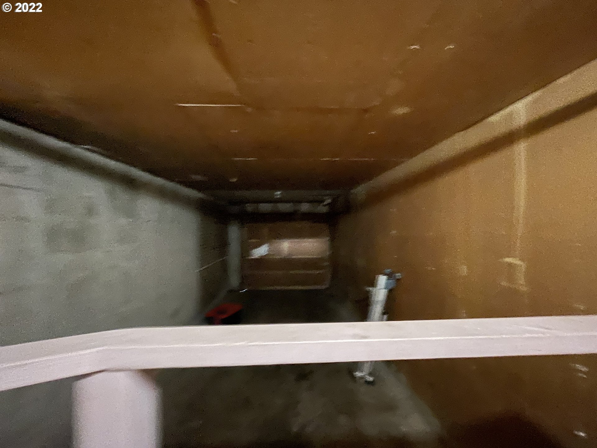 2901 Ingalls Way Eugene, OR 97405 - Photo 19 of 32 a view of a hallway