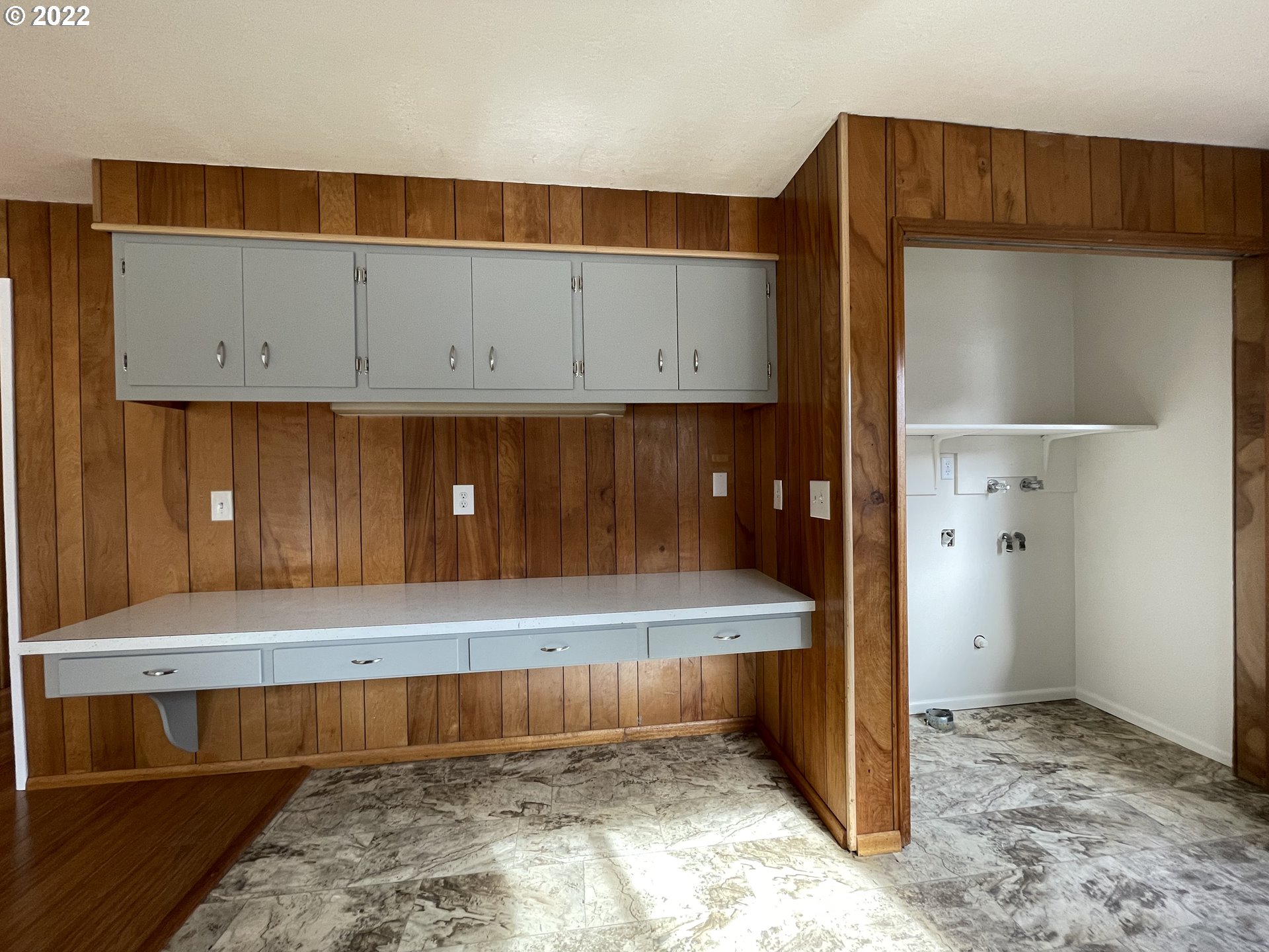 2901 Ingalls Way Eugene, OR 97405 - Photo 7 of 32 a view of bathroom