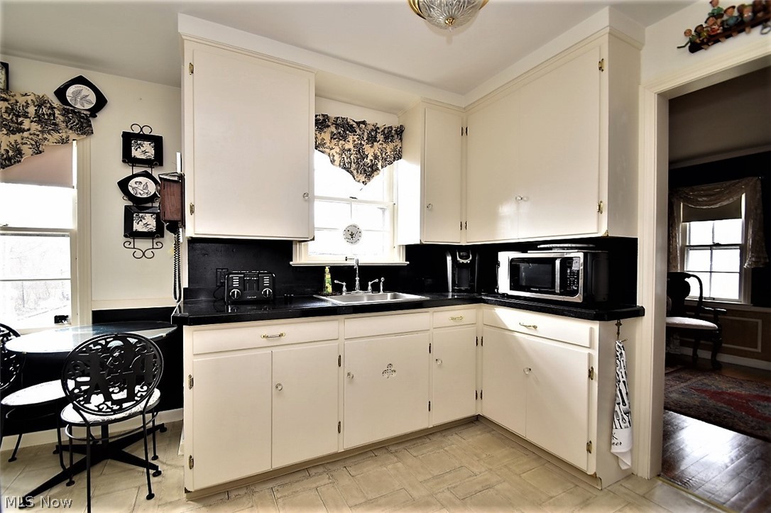 3882 Silsby Road Cleveland, OH 44118 - Photo 7 of 18 Gallery Image 7
