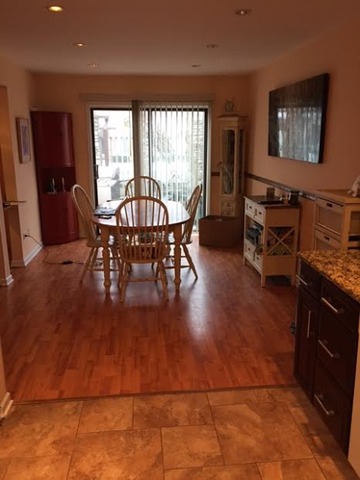 212 West Coventry Place Mount Prospect, IL 60056 - Photo 5 of 21 a dining room with furniture and window