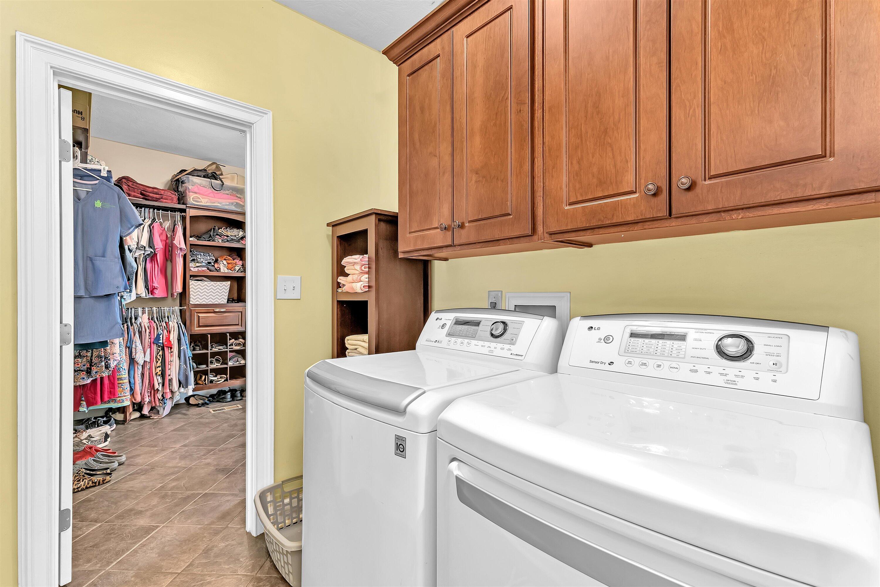 248 Windy Ridge Road Trenton, SC 29847 - Photo 23 of 63 Laundry room- connects to primary bedroom walk in closet