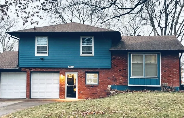 $270,000 | 506 South Adams Street, Raymore, MO 64083