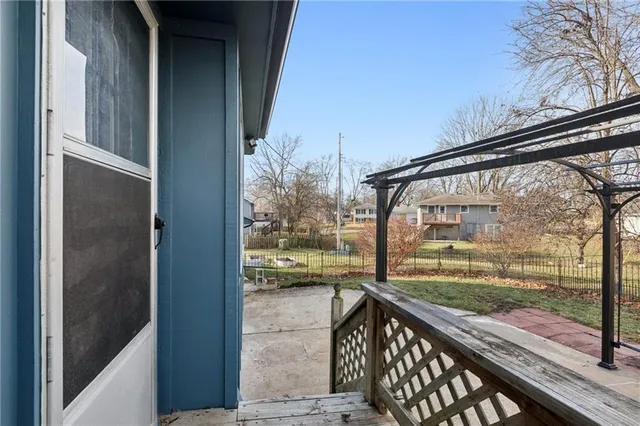 $270,000 | 506 South Adams Street, Raymore, MO 64083