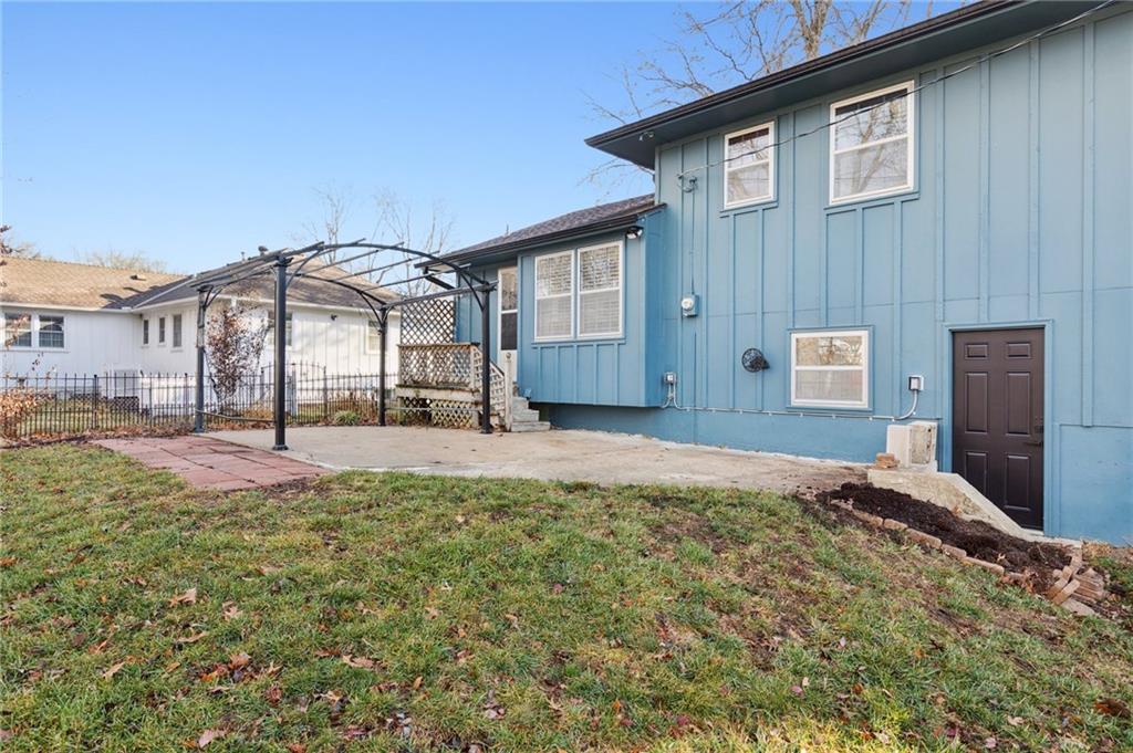 506 South Adams Street Raymore, MO 64083 - Photo 29 of 37