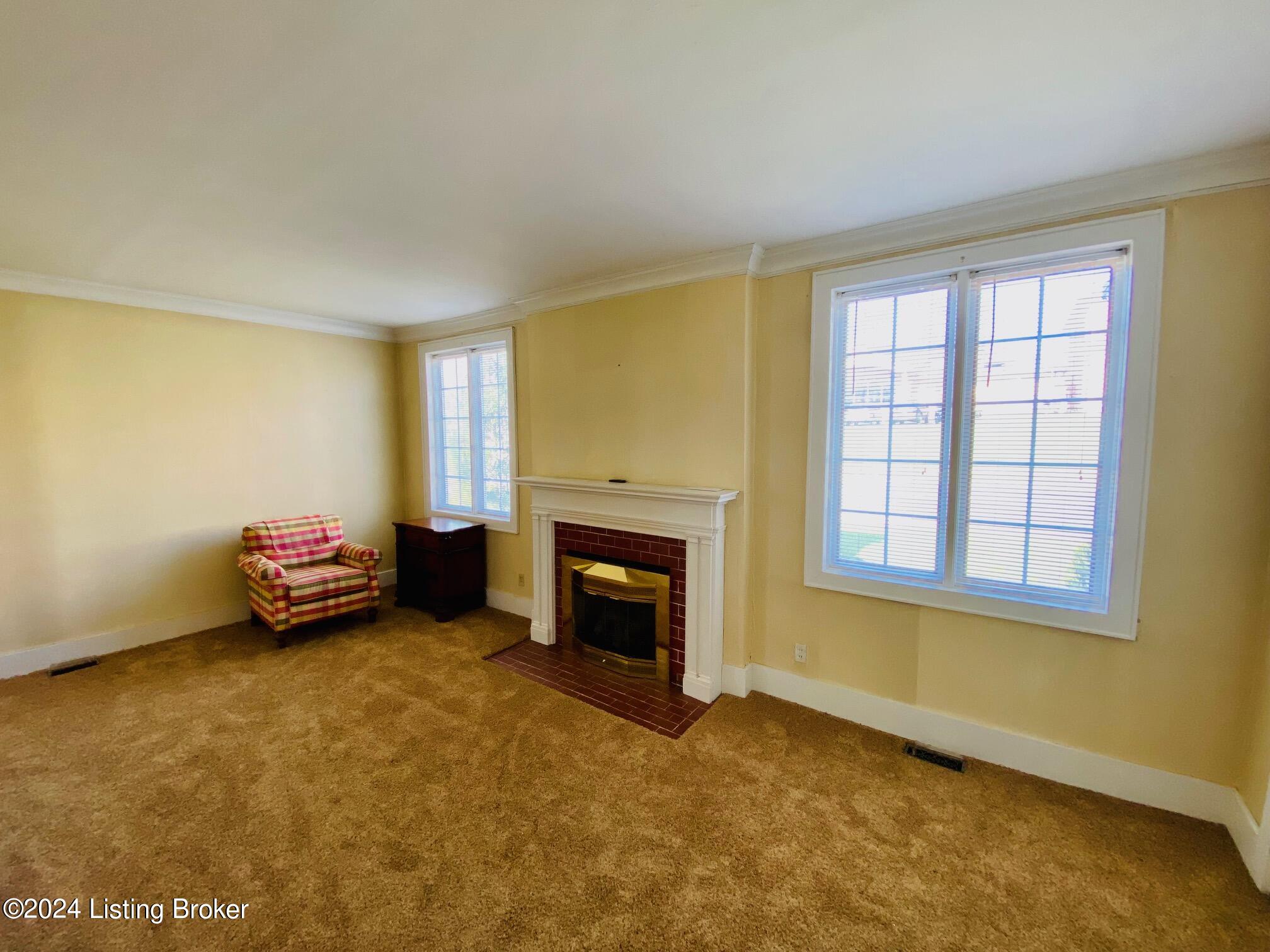 312 West Main Street Springfield, KY 40069 - Photo 6 of 29 006_Living Room
