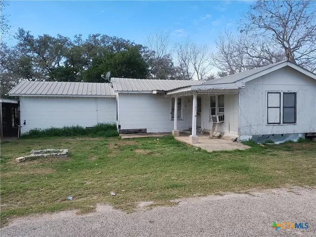 $65,000 | 268 North Burke Street, Goliad, TX 77963
