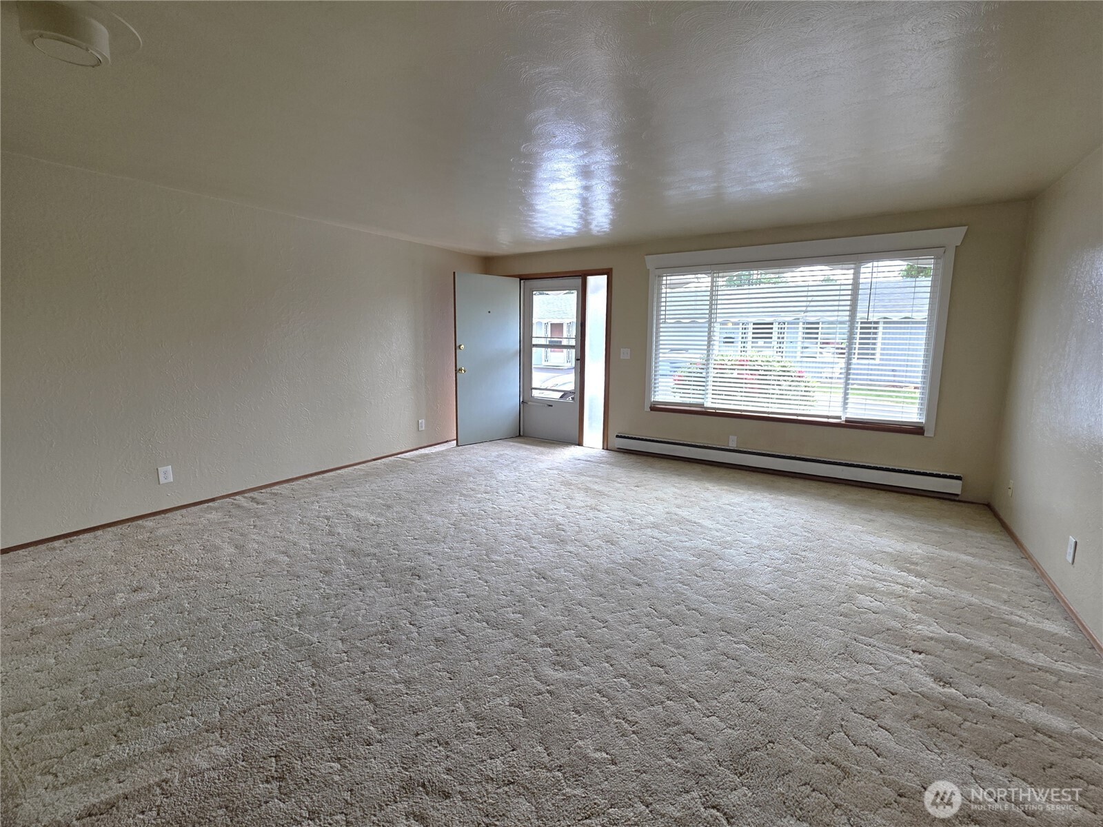 1507 Wright Avenue Sumner, WA 98390 - Photo 3 of 23
