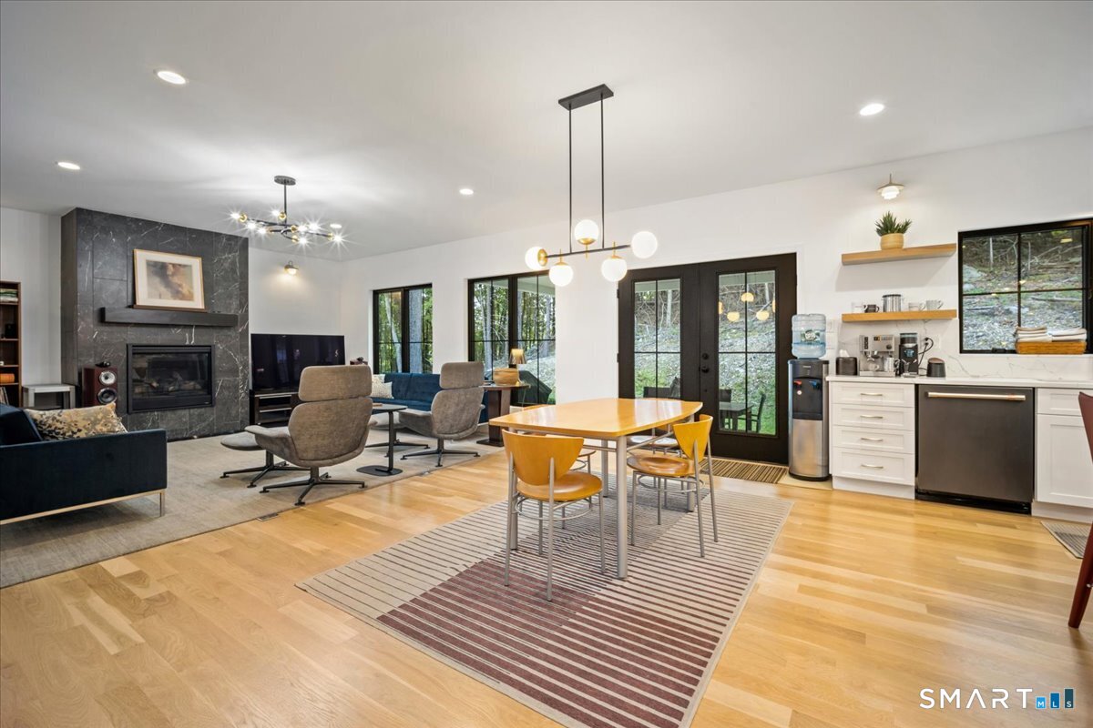 38 Hickory Lane Ridgefield, CT 06877 - Photo 6 of 40 Dining room with french doors to patio
