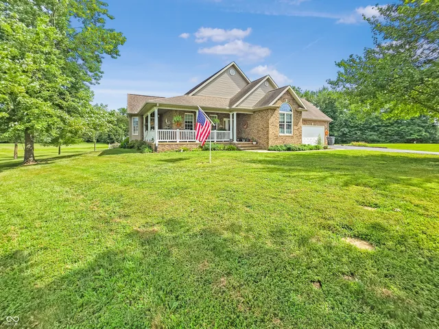 $450,000 | 13684 West Auburn Ridge Court, Linton, IN 47441