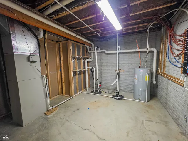 $450,000 | 13684 West Auburn Ridge Court, Linton, IN 47441