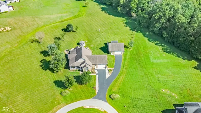 $450,000 | 13684 West Auburn Ridge Court, Linton, IN 47441