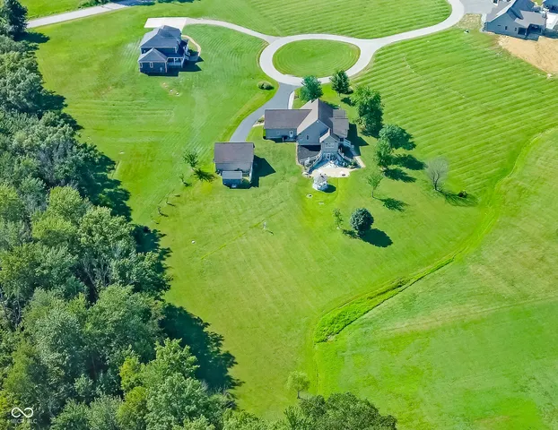 $450,000 | 13684 West Auburn Ridge Court, Linton, IN 47441