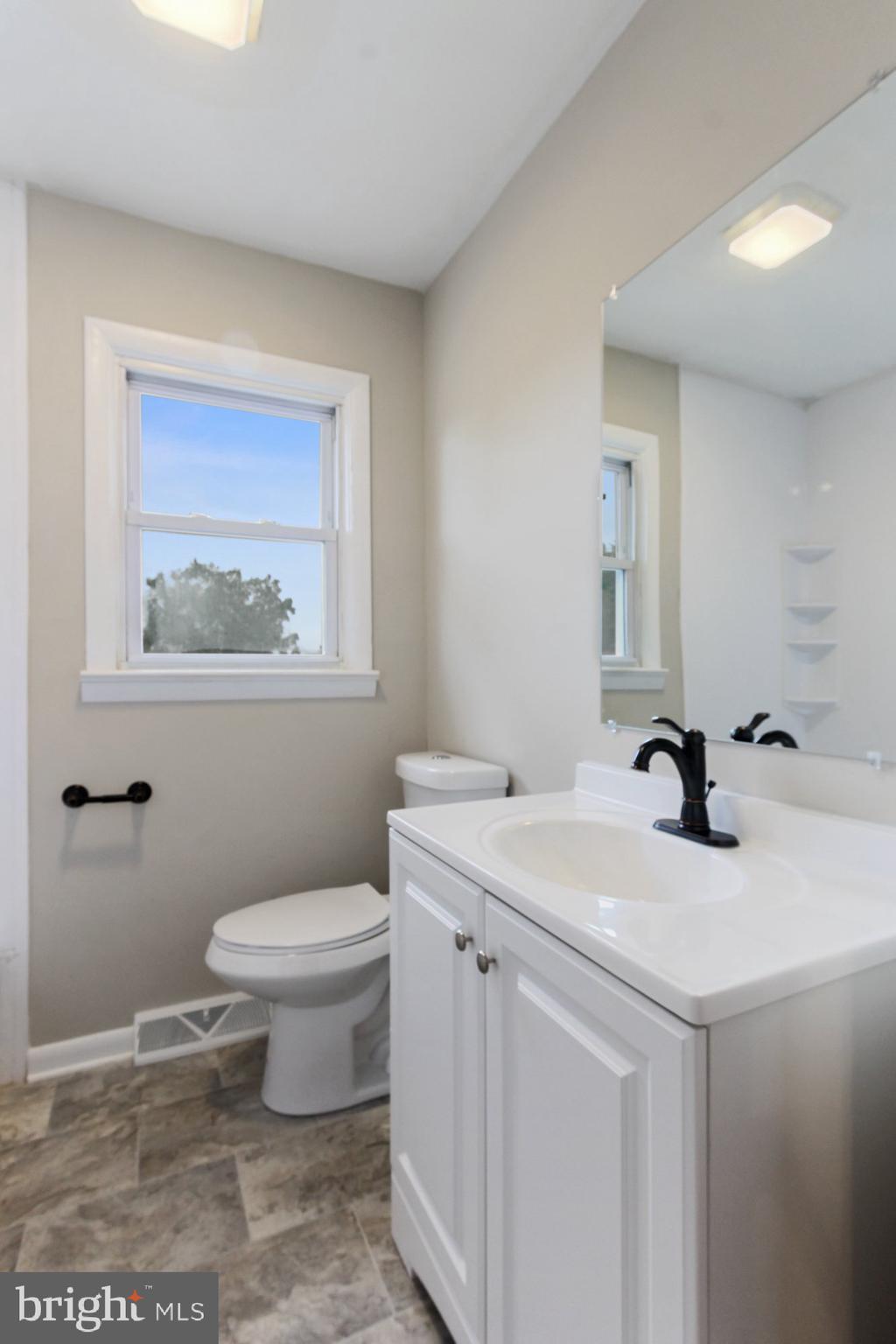 8975 Tomstown Road Waynesboro, PA 17268 - Photo 18 of 26 Gallery Image 18