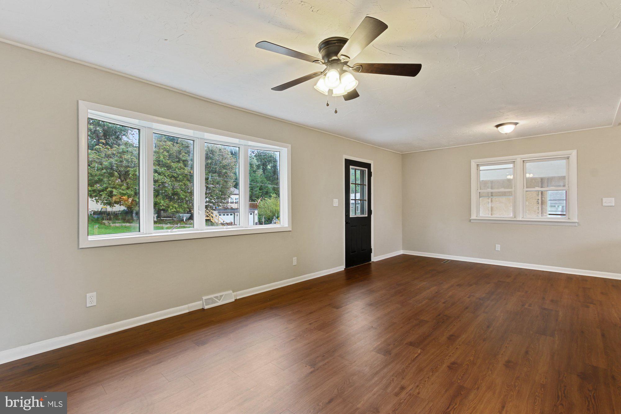 8975 Tomstown Road Waynesboro, PA 17268 - Photo 3 of 26 Gallery Image 3